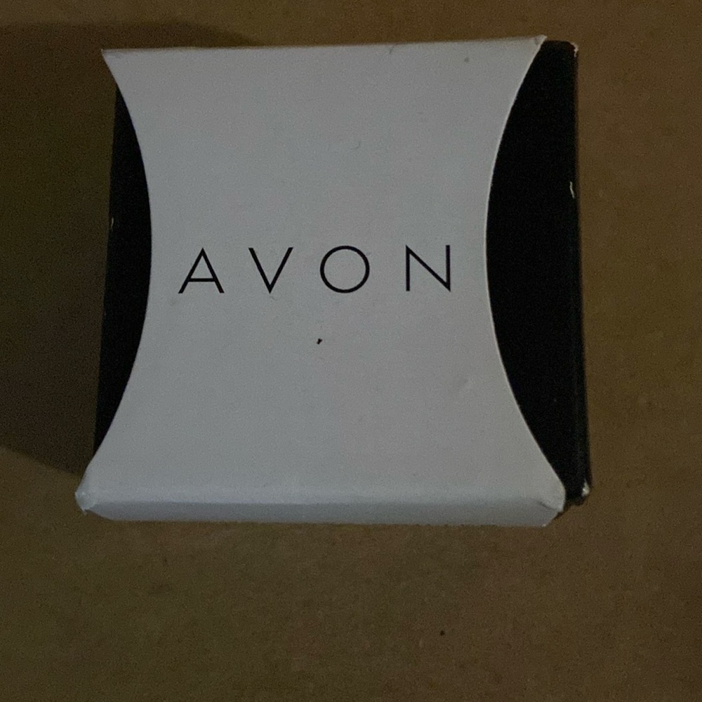 Avon: BAGUE OSEZ BRILLER
grandeur 8